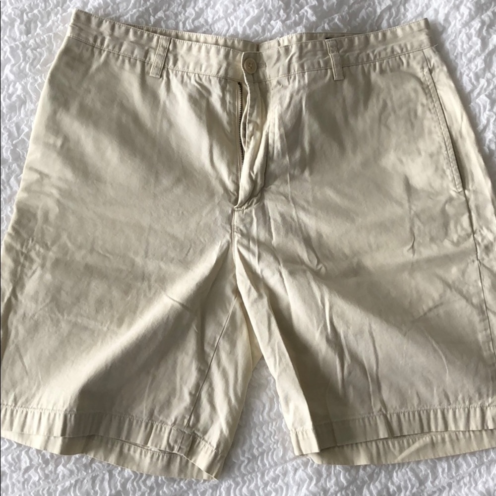 Vineyard Vines shorts